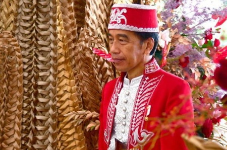 penutup kepala khas indonesia