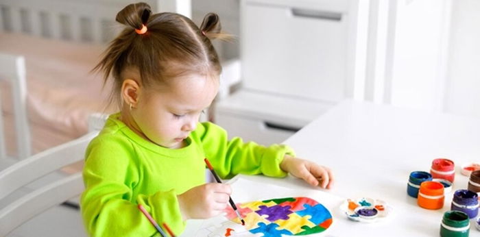 Sindrom Asperger pada Anak: Penyebab, Gejala, Perawatan