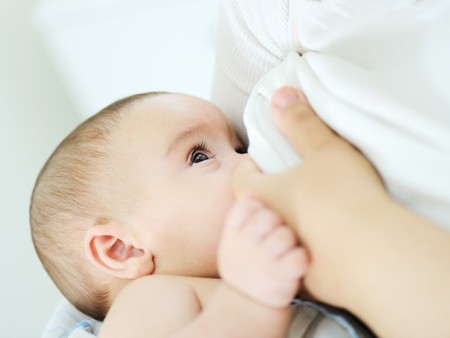 Cegah Stunting pada Anak, Berikan ASI Eksklusif pada Bayi Selama 6 Bulan