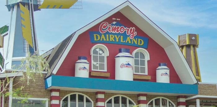 Murah dan Strategis! Ini 8 Rekomendasi Penginapan Dekat Cimory Dairyland Puncak 