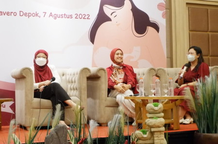 Adhitya Putri, Tetap Berikan ASI Eksklusif Meski Alami Pendarahan