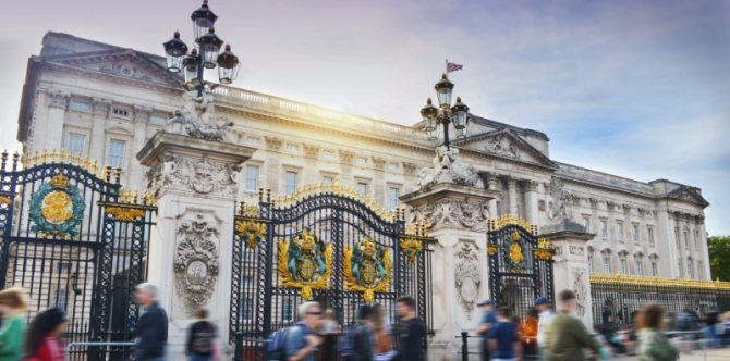 11 Fakta Menarik Keluarga Kerajaan Inggris, Mulai Bawang Putih Sampai Tiara