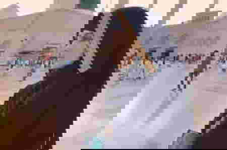 6 Artis Bollywood Ini Pernah Berangkat Pergi Haji, Ada yang Sampai Dua Kali ke Tanah Suci