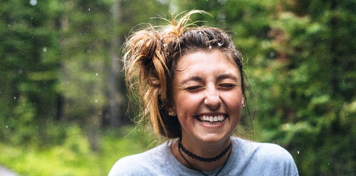 10 Tipe Senyuman dan Makna di Baliknya, Tak Selalu Gambarkan Kebahagiaan! 