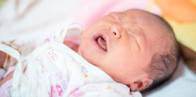 Kenali Gejala dan Penyebab Hernia Diafragmatika pada Bayi