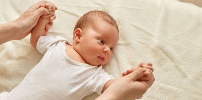 Refleks Menggenggam pada Bayi Baru Lahir, Tanda Sistem Sarafnya Berkembang Baik