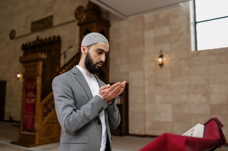 6 Keutamaan Surat Al Kahfi Bagi Umat Muslim, Diampuni Dosanya