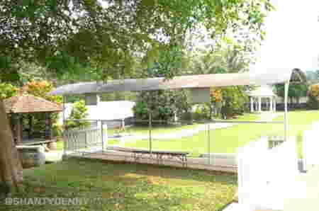 10 Potret Rumah Mewah Vokalis Band Indonesia, Ada yang Mirip Istana!