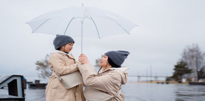 10 Tips Memilih Jas Hujan Terbaik, Perhatikan Bahan dan Fitur Tahan Air