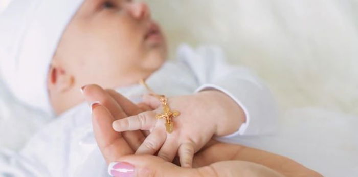 240 Ide Nama Bayi Laki-Laki Kristen yang Artinya Anugerah Tuhan