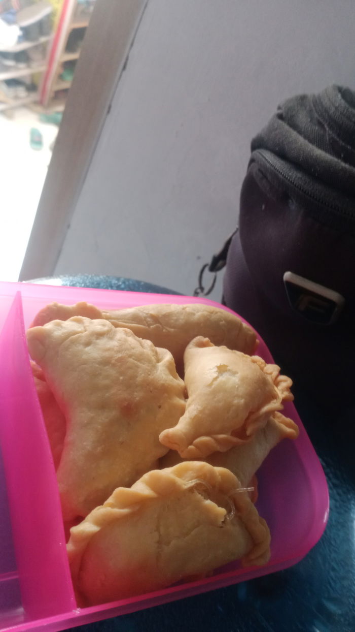 Pastel isi telur sosis keju