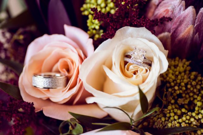 Pilih Model cincin nikah berlian yang Disukai Bersama Pasangan Anda