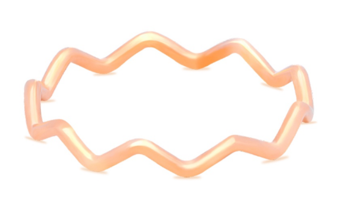 Model yang unik seperti gelombang laut