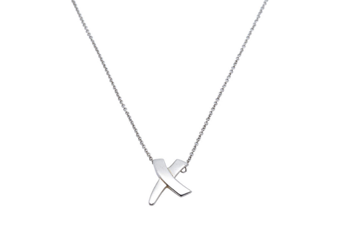 Material menggunakan perak tipe 925