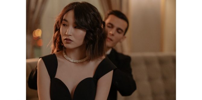 10 Model Kalung Berlian Terbaru di 2023, Tak Lekang Oleh Waktu