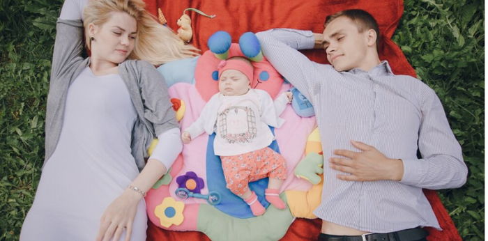 Mitos Jawa Bayi Tidak Boleh Tidur di Tengah, Seperti Apa Faktanya?