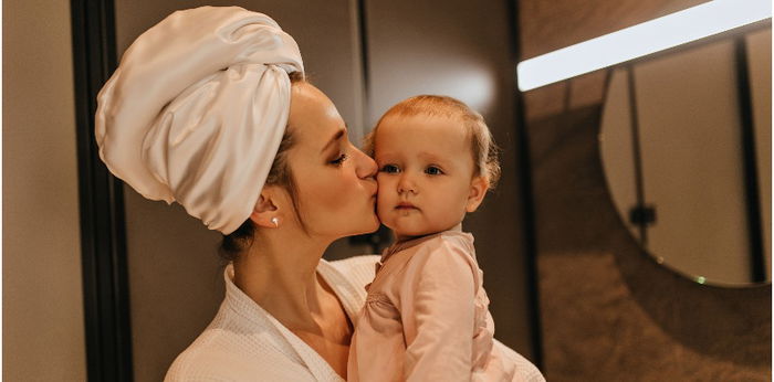 Adakah Bahaya Mandi Malam Bagi Ibu Menyusui? Ini 5 Faktanya