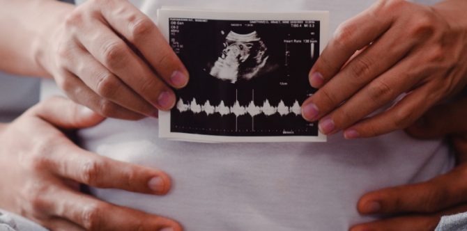 3 Doa Hamil 4 Bulan agar Janin dan Bunda Selamat, Bumil Cek!