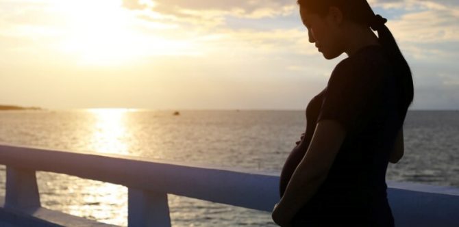 Mitos Ibu Hamil Nyebrang Laut, Benarkah Sebabkan Umur Janin Berkurang?