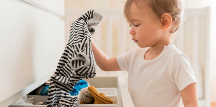 Mitos Mencuci Baju Bayi pada Malam Hari, Benarkah Sebabkan Si Kecil Susah Tidur?