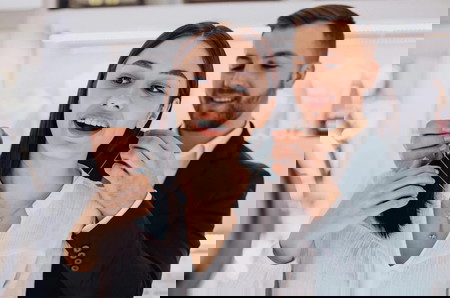 10 Kalung Emas Simple Elegan Rekomendasi di 2023, Makin Fashionable!