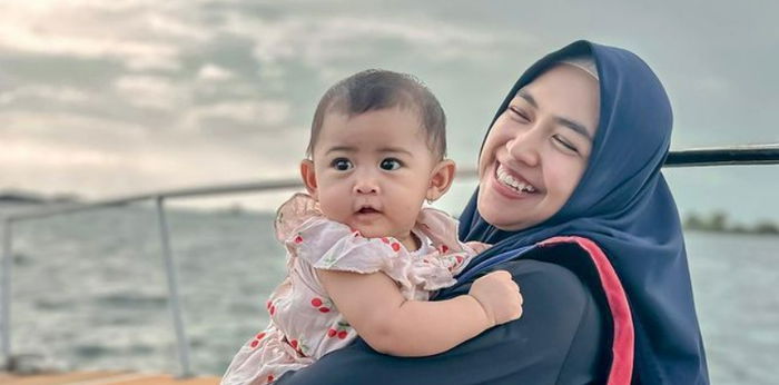 Ajak Moana Naik Jetski, Ria Ricis Panen Kritikan dari Netizen