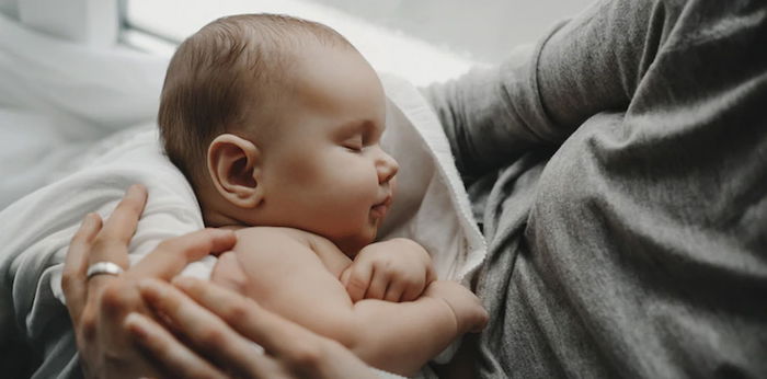 12 Tanda Bayi Baru Lahir yang Sehat, Kenali Sekarang Juga!