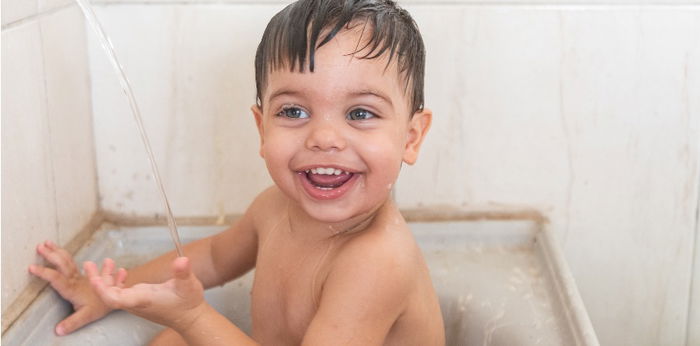 Anak Takut Keramas dan Malas Mandi? Coba 6 Tips Ini Parents