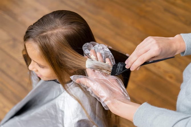 cat rambut warna coklat