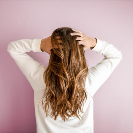 10 Serum Rambut yang Bagus di 2023, Siap Lengkapi Perawatan Rambut Anda