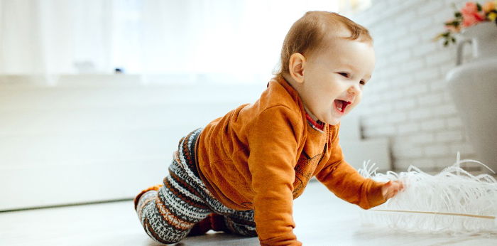 Usia Berapa Bayi Merambat dan Cara Parents untuk Mendukung Si Kecil
