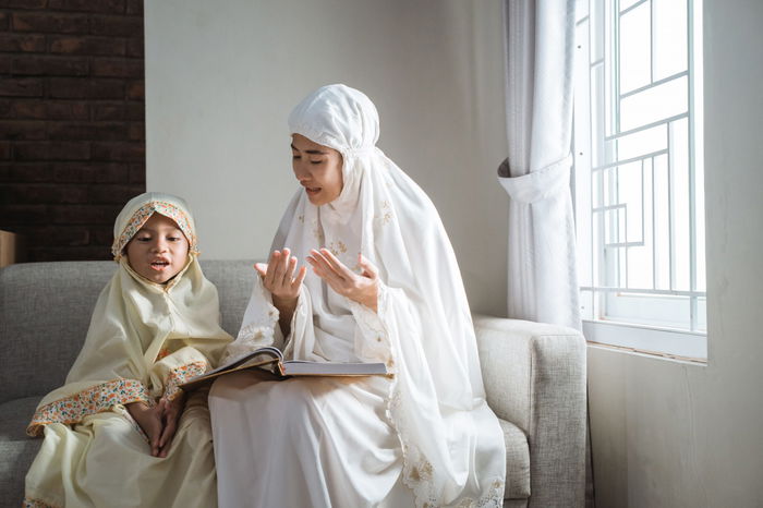 Parents, Coba 7 Cara Sederhana Ini untuk Ajarkan Anak Berbuat Kebaikan di Bulan Ramadan