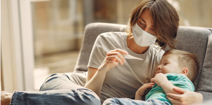 Mengatasi Kecemasan Ibu Saat Anak Sakit, Ternyata Peran Ayah Juga Penting!