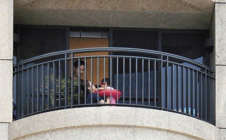 7 Potret Vic Zhou dan Istri yang Romantis, Nikmati Peran Jadi Orang Tua