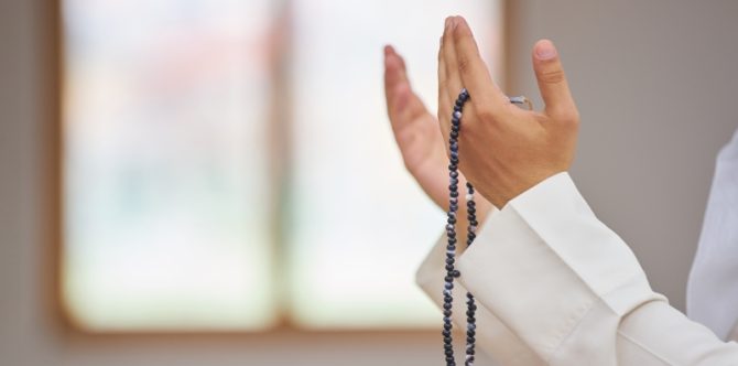 10 Kumpulan Doa Keselamatan Dunia Akhirat dan Waktu Terbaik Membacanya