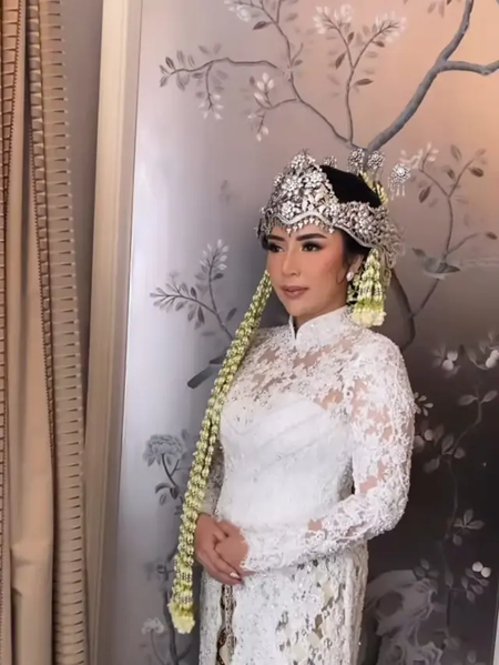Potret Angga Wijaya Menikah