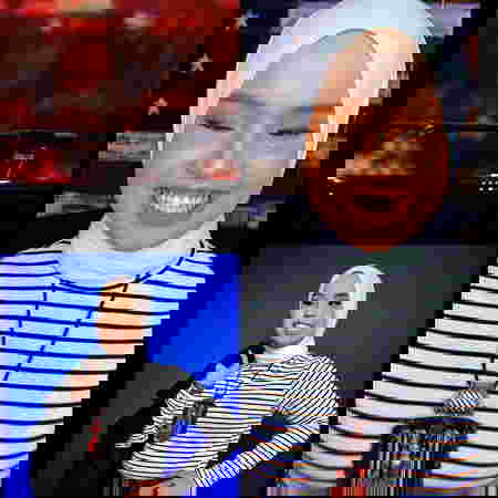 Potret Keluarga Putri Ariani