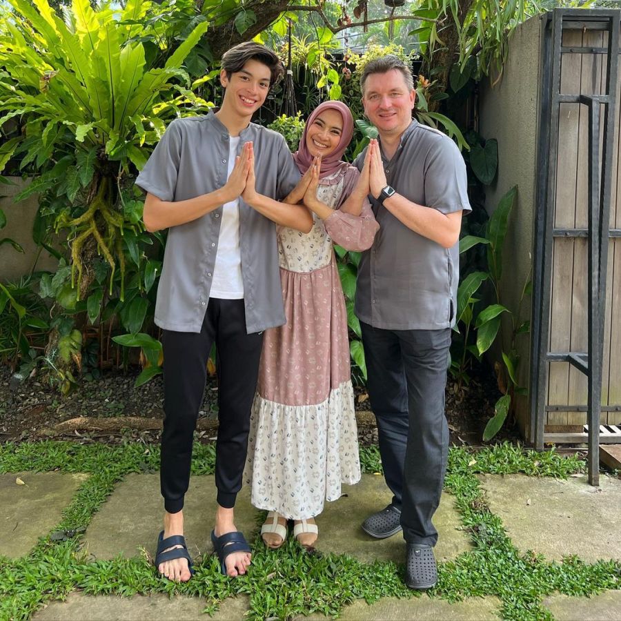 Anak Artis Ganteng yang Beranjak Dewasa