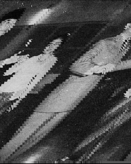 11 Foto Lawas Bung Karno yang Bersejarah, Singa Podium Indonesia