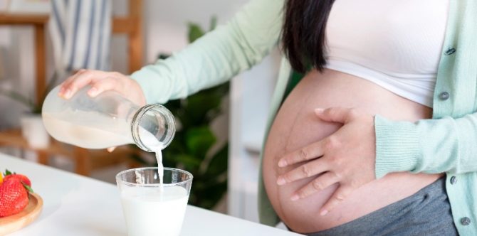 7 Merk Susu UHT yang Bagus untuk Ibu Hamil di 2025