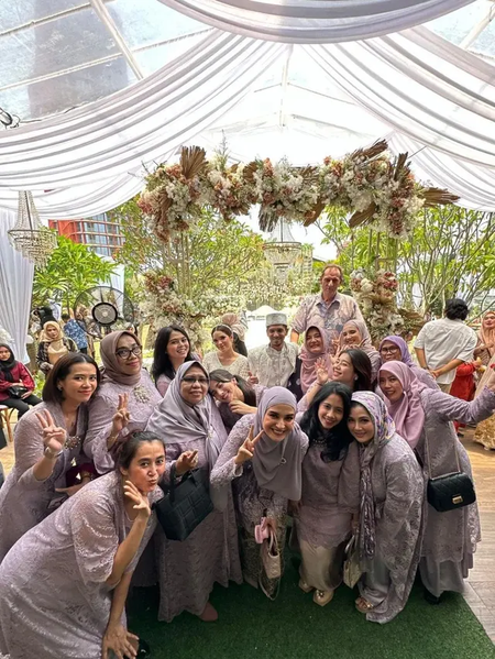 Potret Adik Shireen Sungkar Menikah