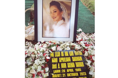 Baru Melahirkan, Nanie Darham Meninggal Usai Operasi Sedot Lemak, Ini 5 Faktanya!