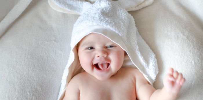 Lebih Tipis dan Bisa Jerawatan, Ini Fakta Unik tentang Kulit Bayi yang Harus Parents Tahu