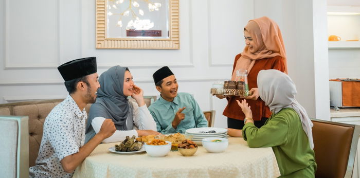 10 Hadist tentang Silaturahmi Lengkap dengan Keutamannya