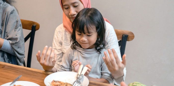 5 Tips agar Anak Kuat Puasa Seharian di Bulan Ramadan