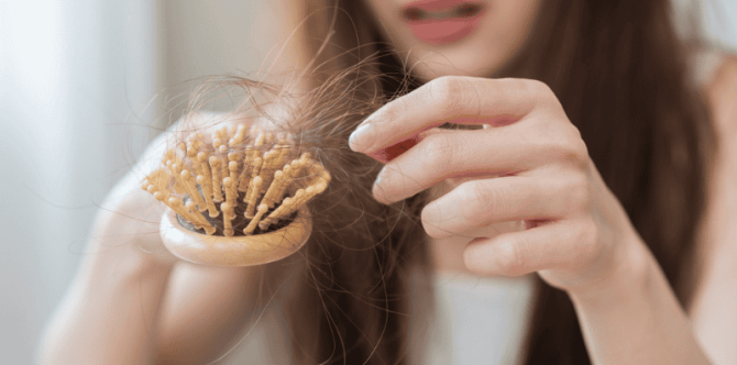 8 Produk Perawatan Rambut Rontok Ibu Menyusui Pilihan di 2025, Aman!