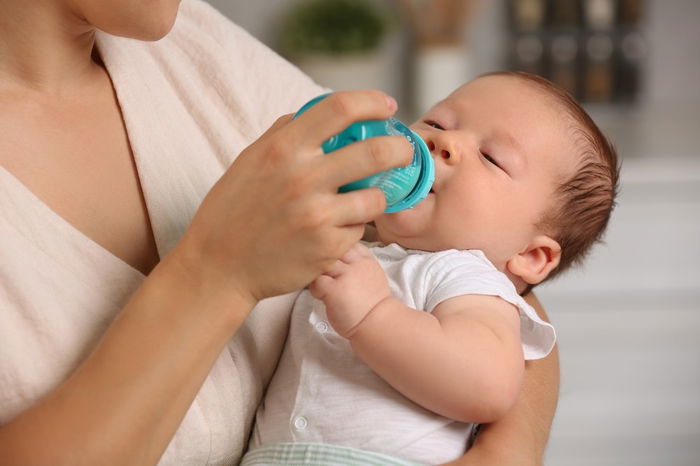 Jadwal Pemberian Susu Formula pada Bayi 0-6 Bulan yang Disarankan