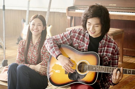 18 Film dan Drama Choi Woo Shik Terbaik, Terbaru Ada Melo Movie!