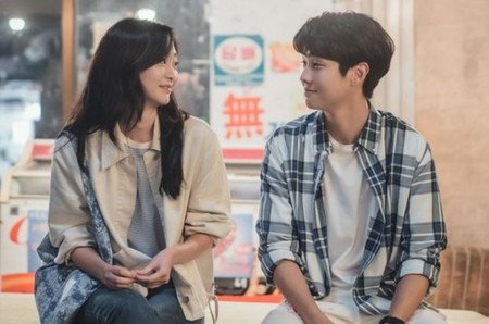 18 Film dan Drama Choi Woo Shik Terbaik, Terbaru Ada Melo Movie!