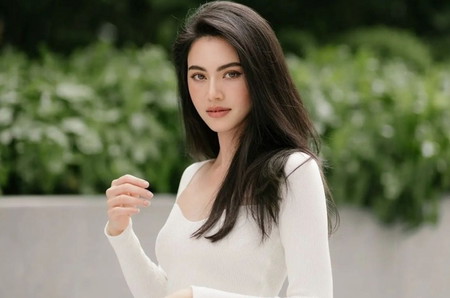 Artis dunia suka makanan Indonesia